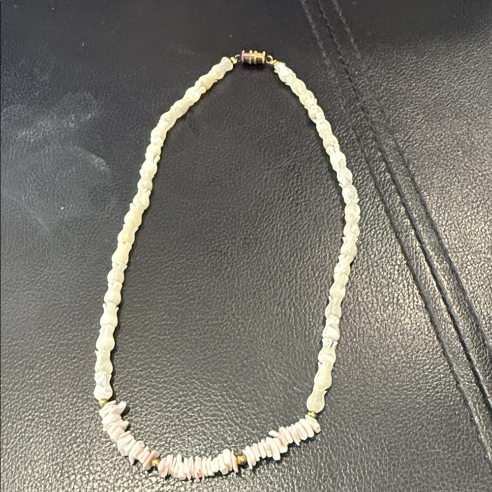 Hawaiian Carved Tulip Flower Mother of Pearl Necklace